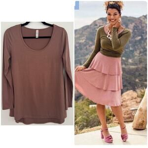 Lularoe Lynnae Long Sleeve Top